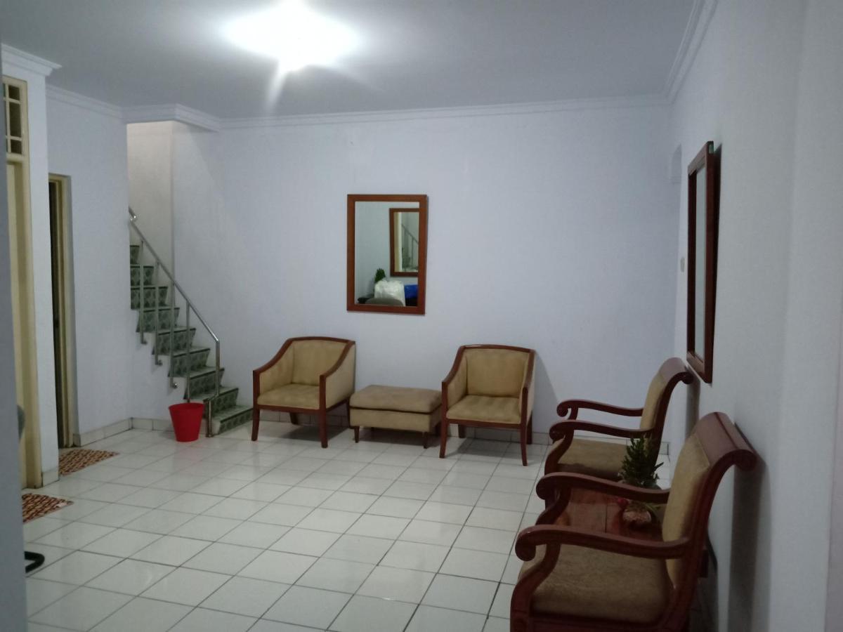 Reddoorz Hostel @ Feliz Noche Cengkareng Jakarta Eksteriør billede