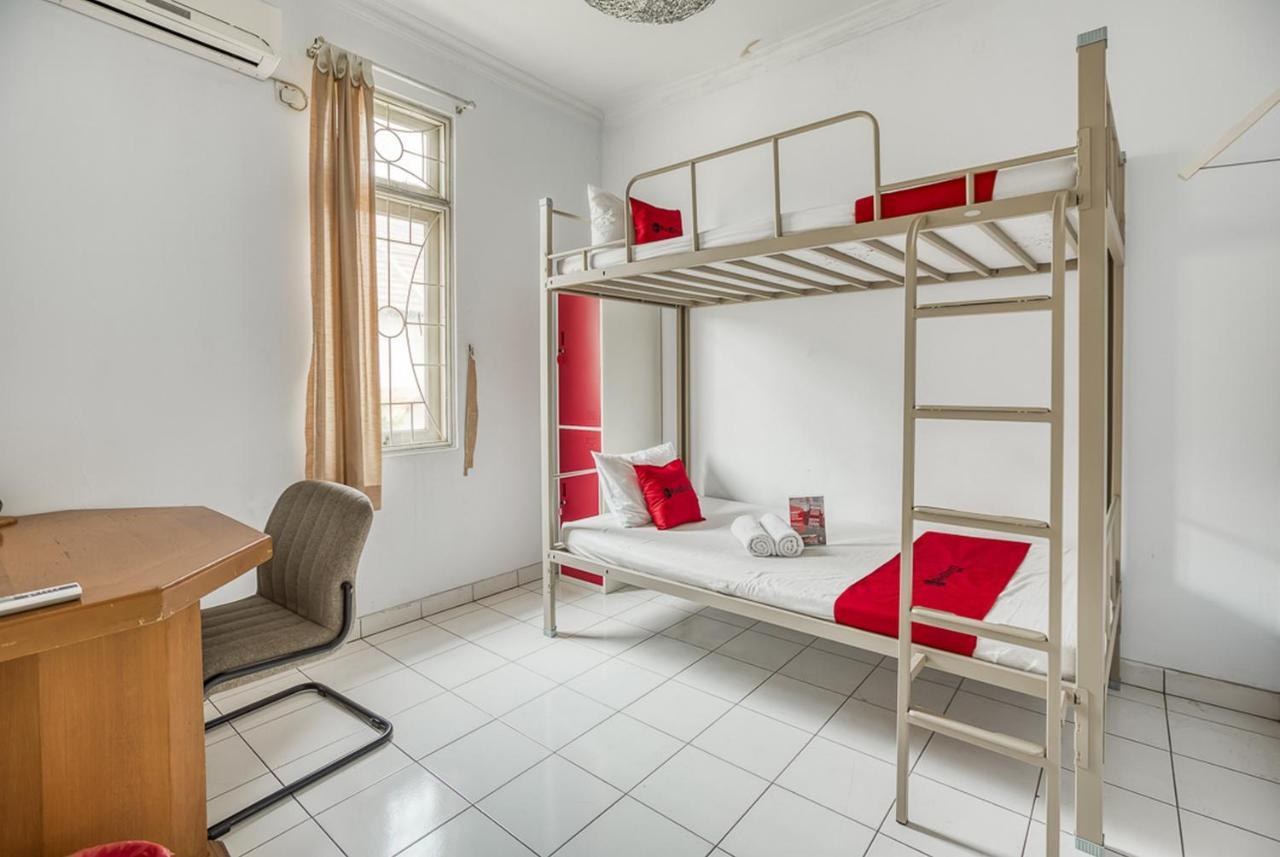 Reddoorz Hostel @ Feliz Noche Cengkareng Jakarta Vandrerhjemsenge billede